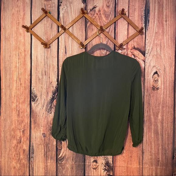 Express Faux Wrap V Neck 3/4 Sleeve Blouse NWT - Picture 2 of 9